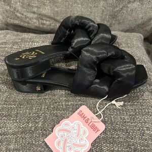 Sam & Libby Black Kendall Slide